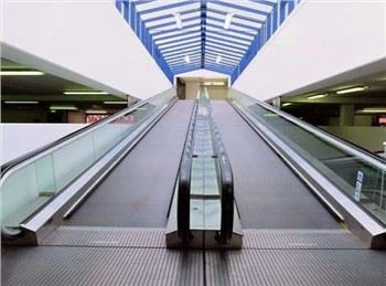 Passagierstransportband Bewegende loopbrug voor luchthaven